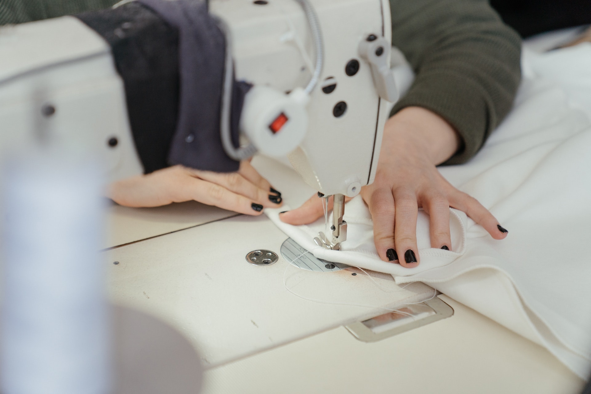 Quiet Sewing Machine – Which Model And Brand Are The Quietest?