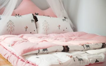 Is a quilt better than a comforter?