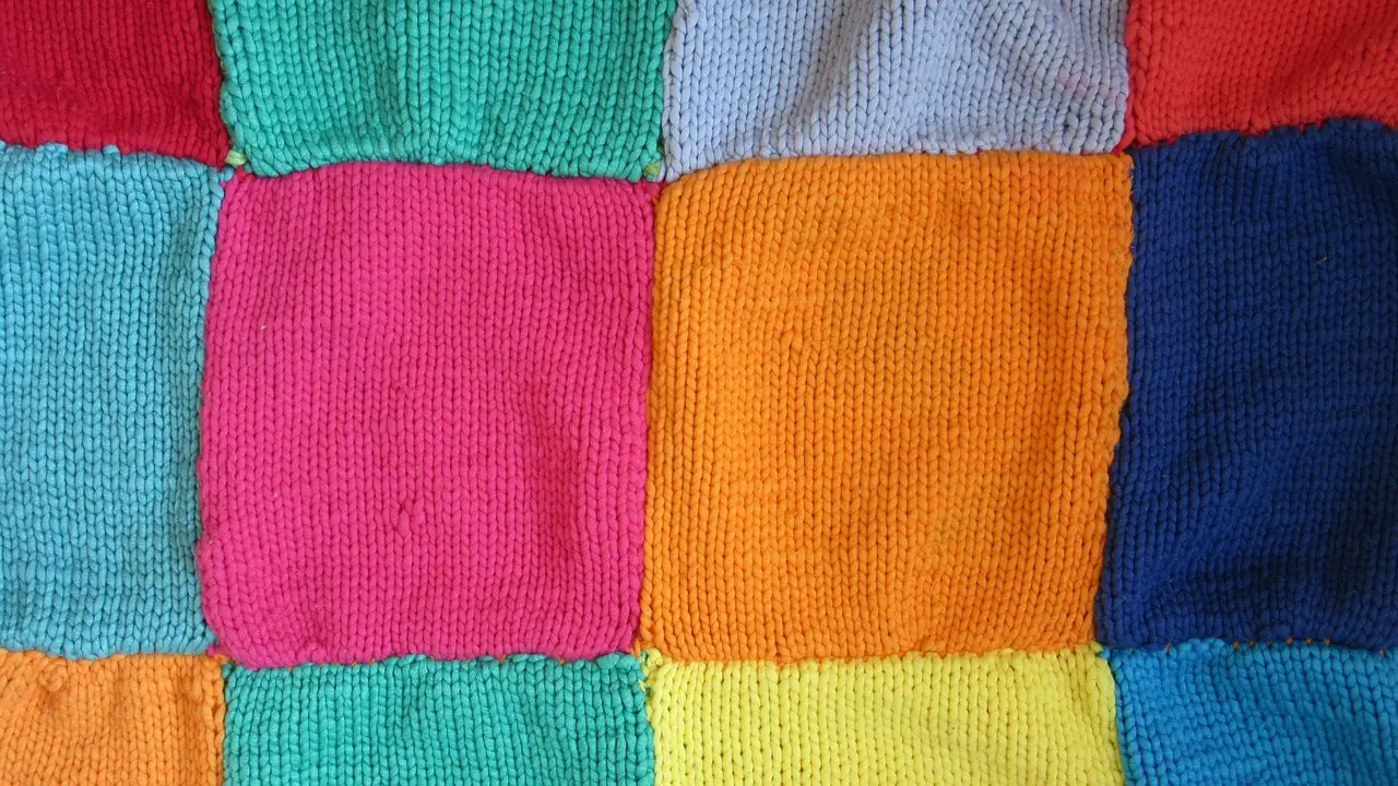 How to sew knitted squares together?