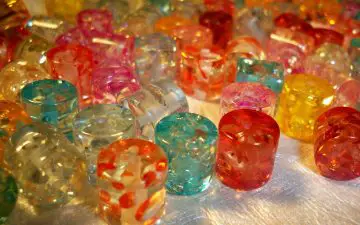 Best Plastic Beads for Jewelry-Making