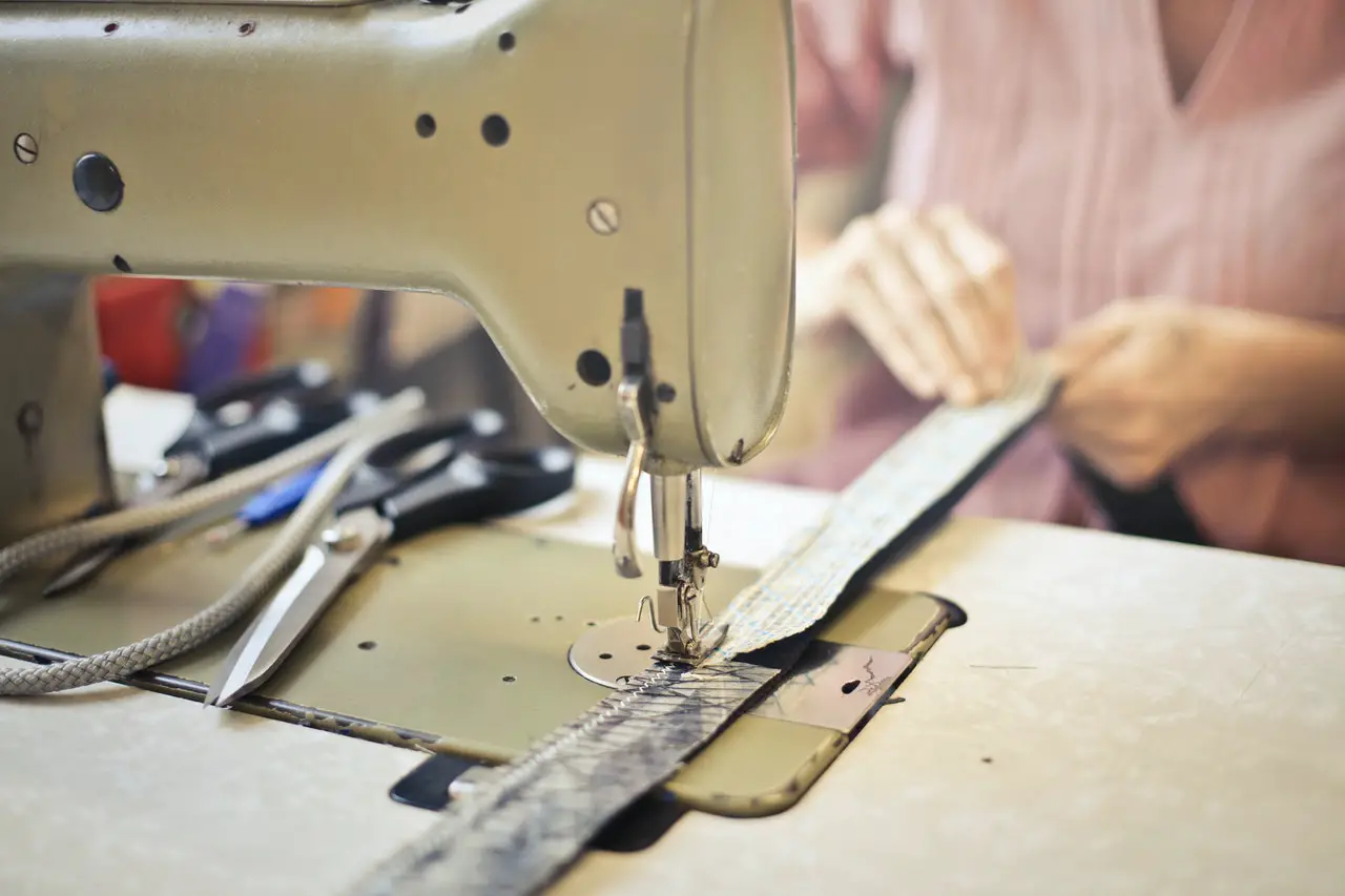 Do sewing machines need special thread?