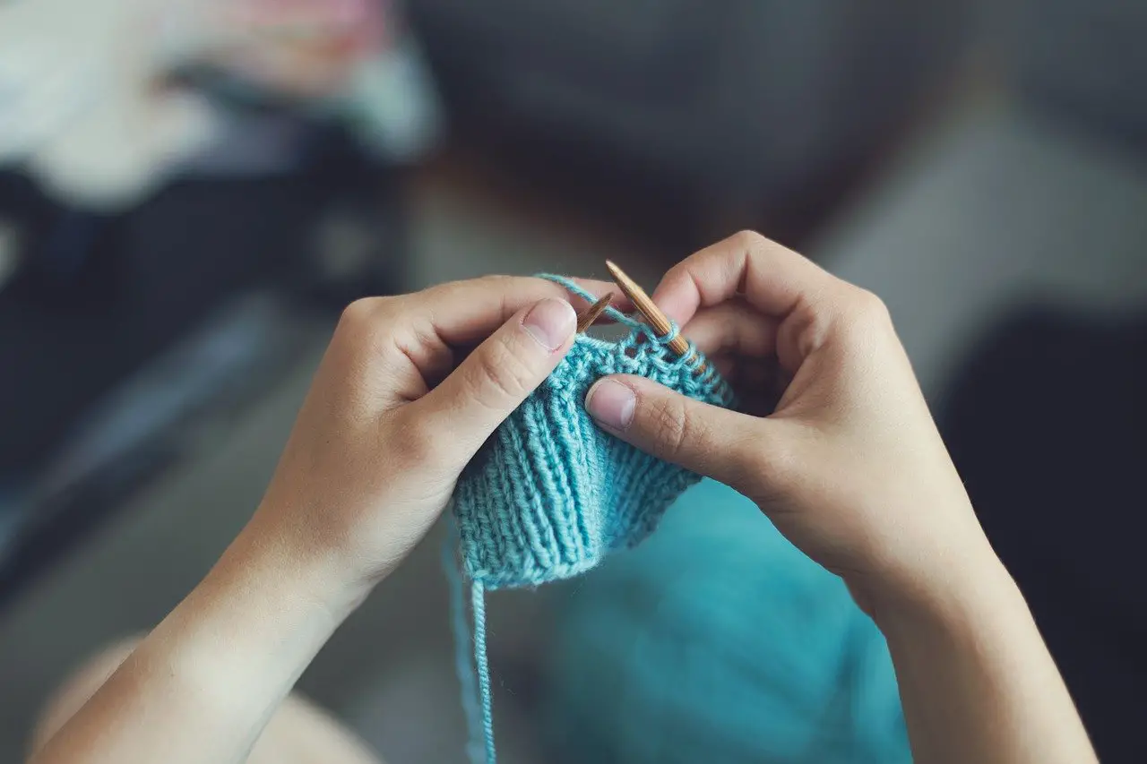 Here’s Why Your First Row of Knitting Is So Loose!