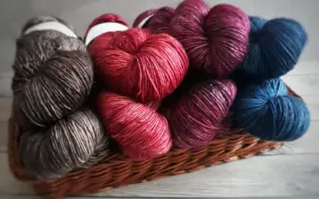 Does Crochet or Knitting Take More Yarn?