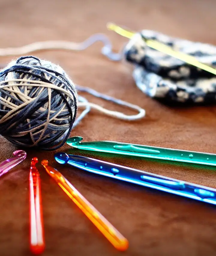 Metal vs. Plastic Crochet Hooks: The Ultimate Comparison
