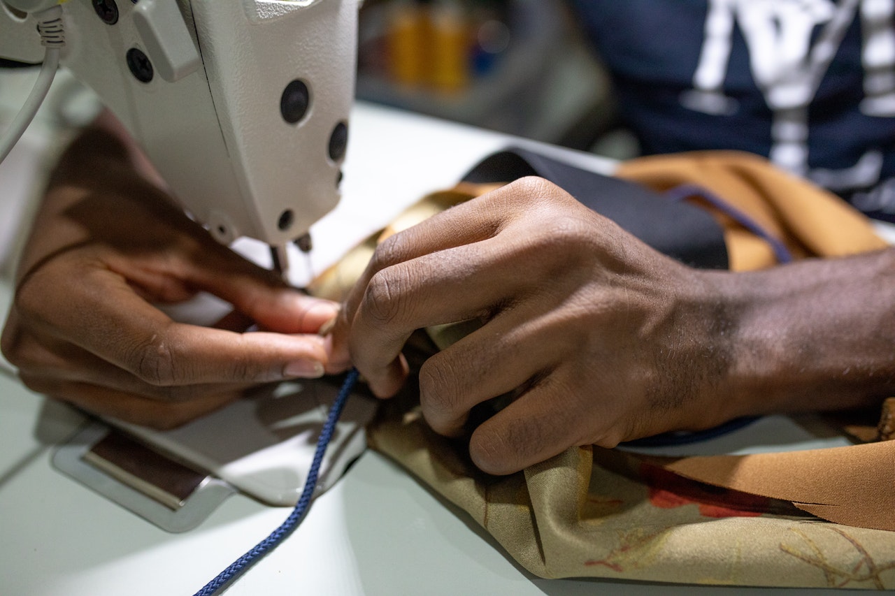 What Makes a Quilting Machine Different from a Sewing Machine