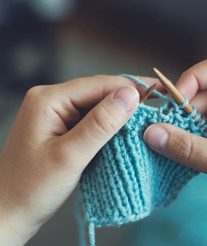 Can you knit with crochet thread?