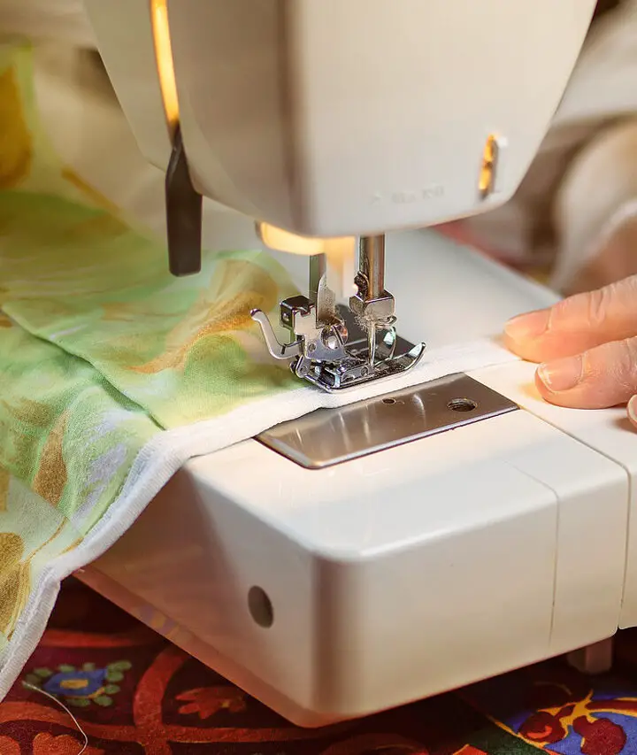 10 Best Sewing Machine Lights (in 2023)