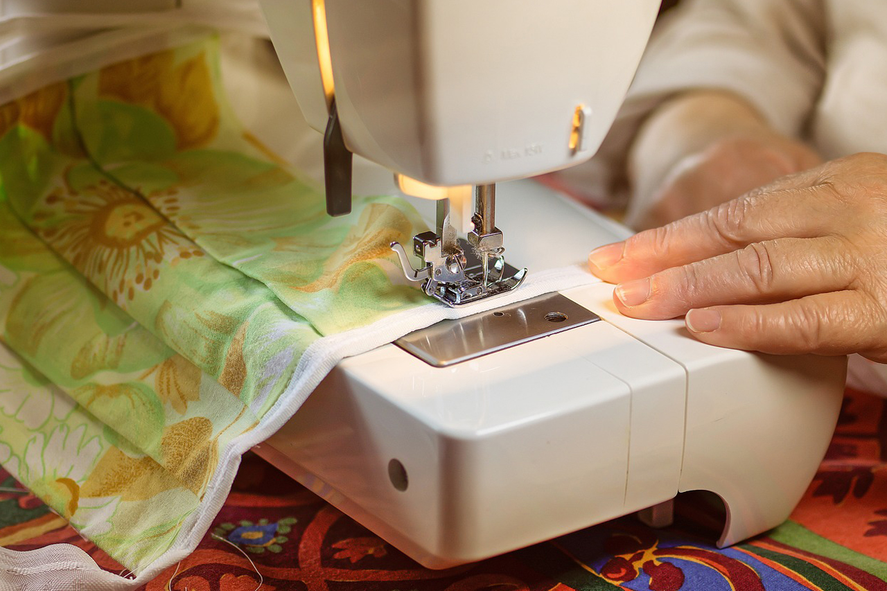 10 Best Sewing Machine Lights (in 2023)